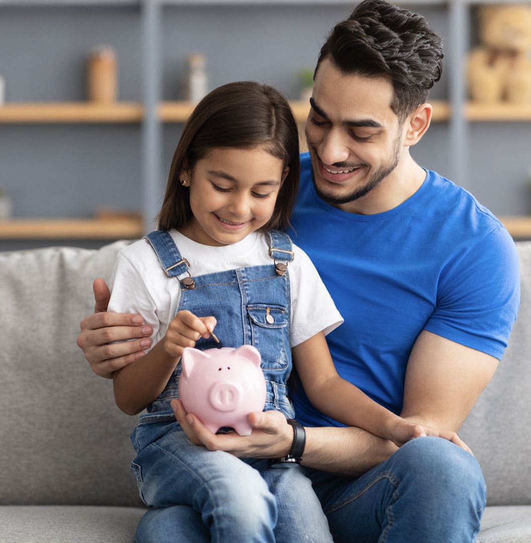 Padre e hija reflejan el enfoque familiar de los proyectos inmobiliarios de Actual Inmobiliaria.